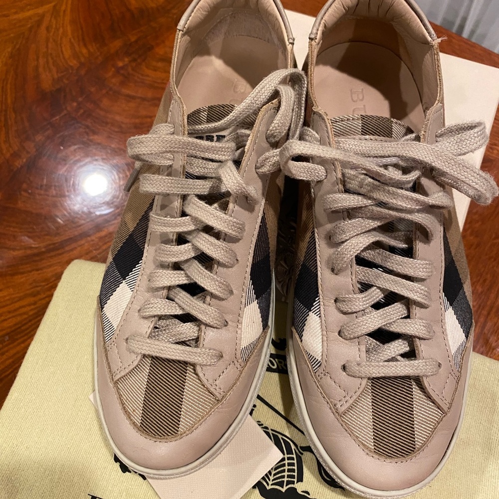 Burberry tennis shoes